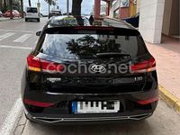 Usado Hyundai i30 110 CV (80 kW) 2024 Negro Berlina