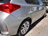Usado Toyota Auris Active 126 CV (92 kW) 2013 Gris / plata Berlina