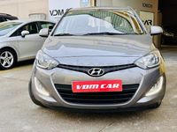 Usado Hyundai i20 85 CV (62 kW) 2014 Gris / plata Utilitario