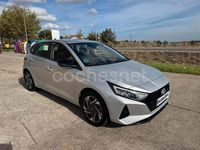 Usado Hyundai i20 100 CV (73 kW) 2021 Gris / plata Utilitario