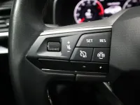 Usado Seat Leon Style 130 CV (95 kW) 2022 Blanco