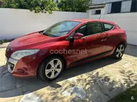 Usado Renault Mégane Expression 105 CV (77 kW) 2009 Granate Berlina
