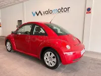 Usado VW New Beetle 105 CV (77 kW) 2007 Granate Utilitario