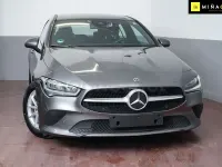 Usado Mercedes CLA200 Shooting Brake 150 CV (110 kW) 2021 Gris / plata Familiar