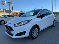 Usado Ford Fiesta Trend 75 CV (55 kW) 2013 Blanco Berlina