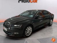 Usado Skoda Superb Style 150 CV (110 kW) 2018 Negro