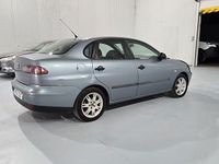 Usado Seat Cordoba Reference 100 CV (73 kW) 2005 Gris / plata Berlina