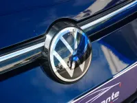 Usado VW Golf VIII 115 CV (84 kW) 2021 Azul Berlina