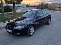 Usado Nissan Almera Pack 98 CV (72 kW) 2005 Negro Berlina