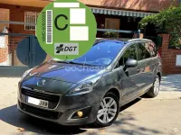 Usado Peugeot 5008 Style 120 CV (88 kW) 2017 Gris / plata Monovolumen