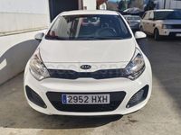 Usado Kia Rio 85 CV (62 kW) 2014 Blanco Berlina