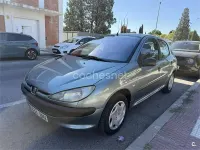 Usado Peugeot 206 75 CV (55 kW) 2001 Verde Berlina