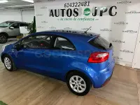 Usado Kia Rio 85 CV (62 kW) 2013 Azul Berlina
