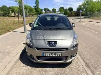 Usado Peugeot 5008 Premium 150 CV (110 kW) 2010 Beige Monovolumen