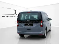 Usado Ford Tourneo Connect Trend 102 CV (75 kW) 2025 Gris / plata Monovolumen