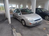 Usado Ford Focus Trend 100 CV (73 kW) 2002 Gris / plata Berlina