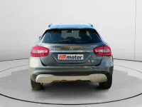 Usado Mercedes GLA180 122 CV (89 kW) 2017 Gris SUV