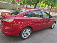Usado Ford Focus Titanium 150 CV (110 kW) 2012 Granate Berlina