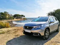 Usado Peugeot 2008 Active 100 CV (73 kW) 2017 Gris / plata SUV