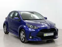 Usado Toyota Yaris Active 116 CV (85 kW) 2024 Azul Utilitario