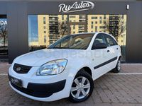 Usado Kia Rio 110 CV (80 kW) 2007 Blanco Berlina