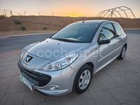 Usado Peugeot 206 60 CV (44 kW) 2010 Gris / plata Berlina