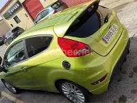 Usado Ford Fiesta Sport 100 CV (73 kW) 2008 Verde Utilitario