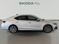 Usado Skoda Octavia Style 150 CV (110 kW) 2020 Gris plata Berlina