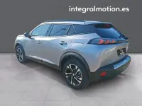 Usado Peugeot 2008 Allure 130 CV (95 kW) 2023 Gris / plata SUV