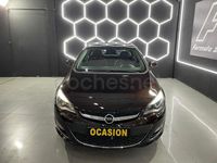 Usado Opel Astra Excellence 131 CV (96 kW) 2013 Granate Berlina
