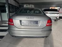 Usado Audi A6 140 CV (102 kW) 2005 Gris / plata Berlina