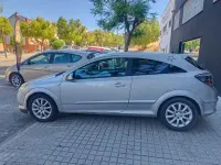 Usado Opel Astra GTC Cosmo 100 CV (73 kW) 2006 Gris / plata Berlina