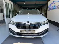 Usado Skoda Superb Scout 4x4 272 CV (200 kW) 2020 Blanco Familiar