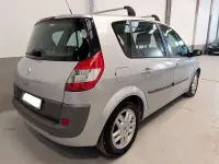Usado Renault Scénic Expression 130 CV (95 kW) 2005 Gris / plata Monovolumen