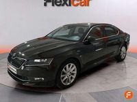Usado Skoda Superb Style 150 CV (110 kW) 2018 Negro Berlina