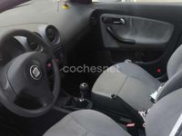 Usado Seat Ibiza Reference 64 CV (47 kW) 2004 Rojo Utilitario