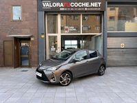 Usado Toyota Yaris Hybrid 100 CV (73 kW) 2019 Gris / plata Berlina