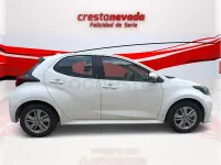 Usado Toyota Yaris Hybrid Active 116 CV (85 kW) 2021 Blanco Berlina
