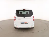 Usado Ford Tourneo Courier Trend 75 CV (55 kW) 2015 Blanco Monovolumen