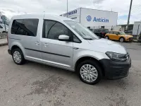 Usado VW Caddy Trendline 150 CV (110 kW) 2015 Gris Monovolumen