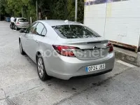 Usado Opel Insignia Selective 136 CV (100 kW) 2016 Gris / plata Berlina