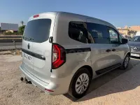 Usado Renault Kangoo 95 CV (69 kW) 2025 Gris / plata Monovolumen