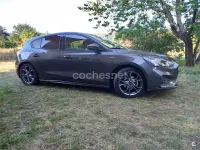 Usado Ford Focus ST-Line 150 CV (110 kW) 2019 Gris / plata Berlina
