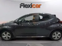 Usado Toyota Yaris Hybrid Active 116 CV (85 kW) 2025 Gris Berlina