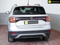 Usado VW T-Cross Advance 110 CV (80 kW) 2022 Gris plata SUV