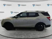 Usado SsangYong XLV 128 CV (94 kW) 2018 Gris / plata SUV