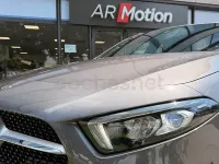 Usado Mercedes A180 136 CV (100 kW) 2019 Gris / plata Berlina