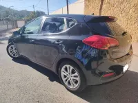 Usado Kia Ceed 135 CV (99 kW) 2013 Negro Utilitario