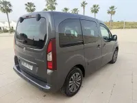 Usado Peugeot TePee Active 99 CV (72 kW) 2017 Azul Van