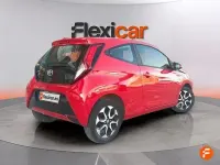 Usado Toyota Aygo X-play 72 CV (52 kW) 2019 Rojo Utilitario
